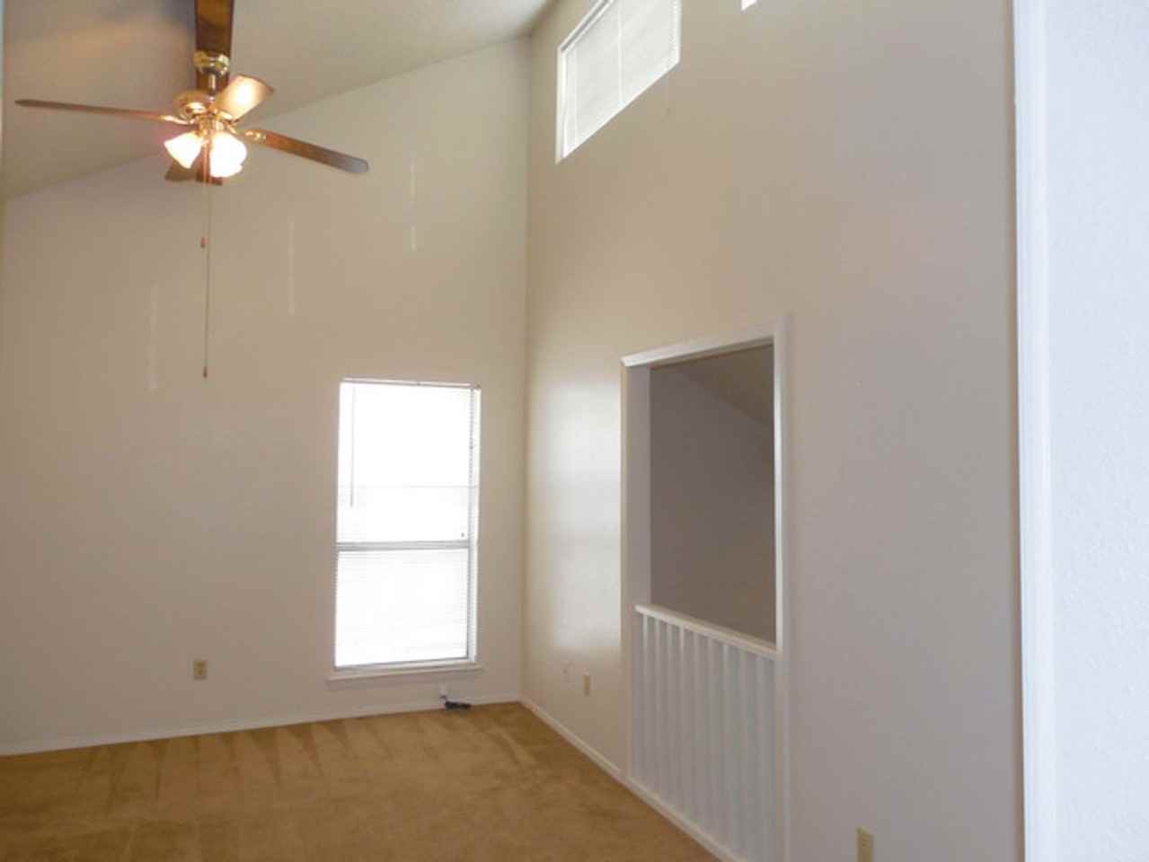 Silver Falls Townhomes - Photo 3 of 9