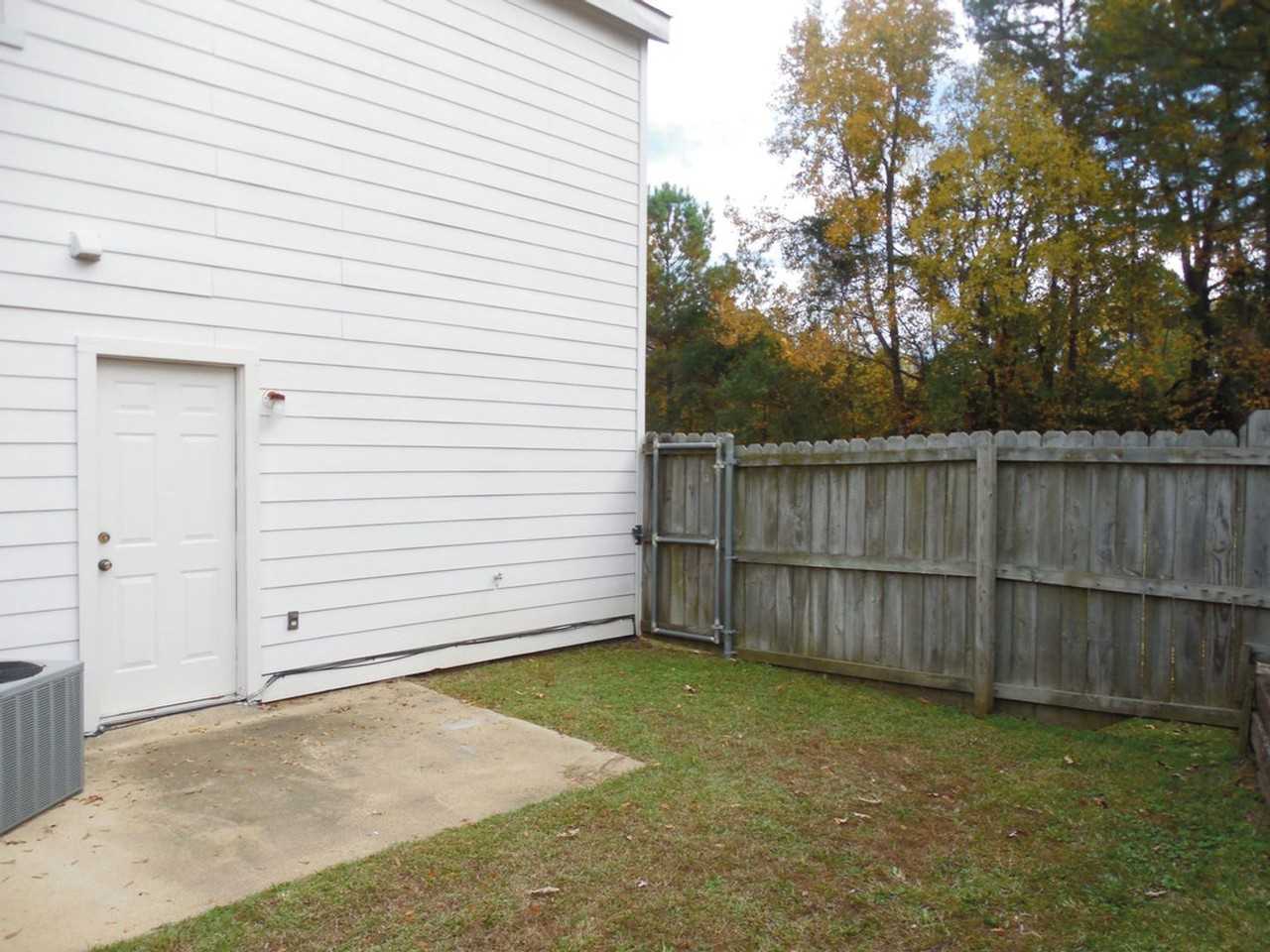 Silver Falls Townhomes - Photo 4 of 9