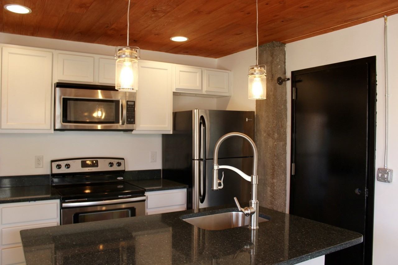 3528 Roger - Photo 3 of 9