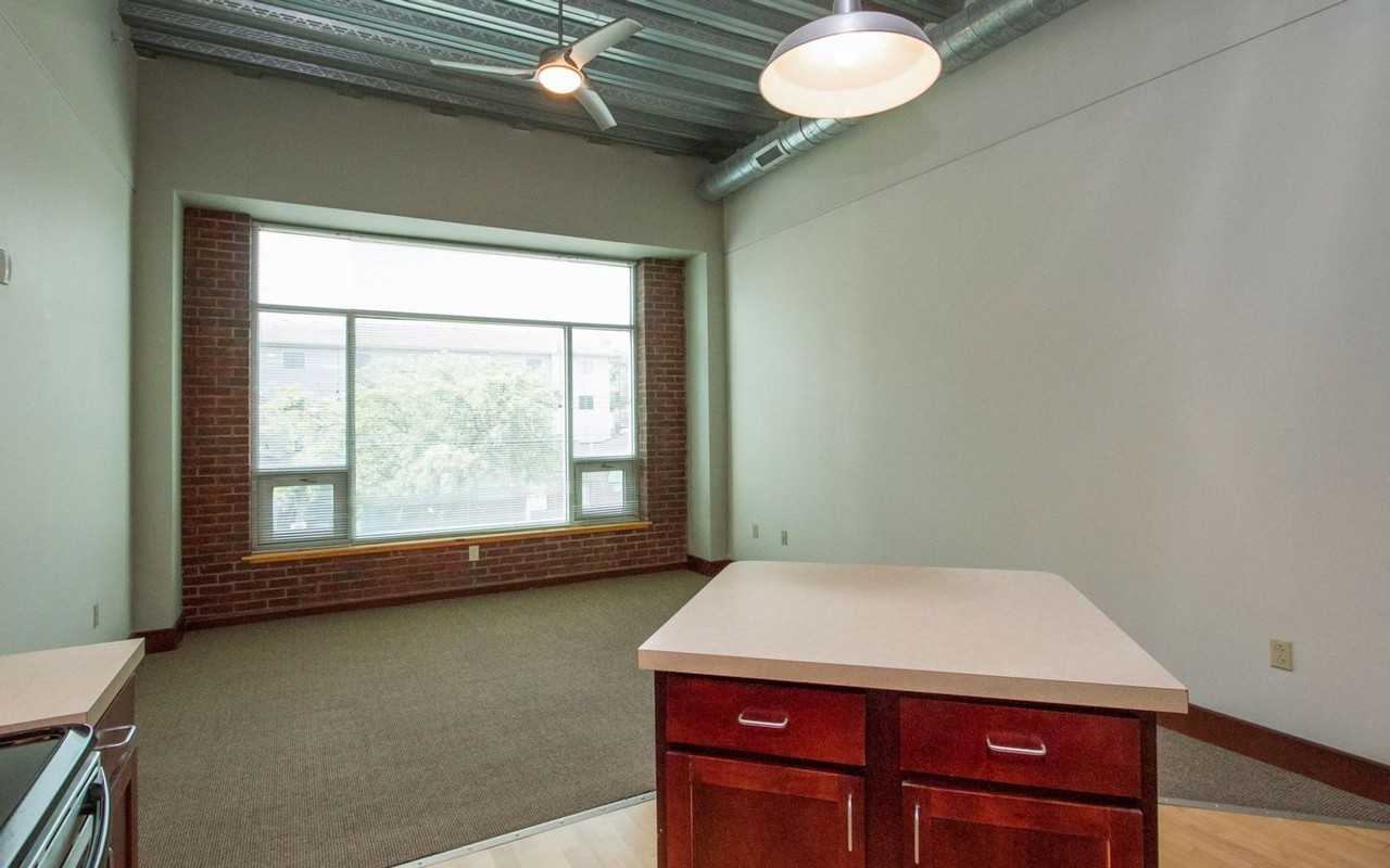 Chamberlain Lofts - Photo 4 of 46