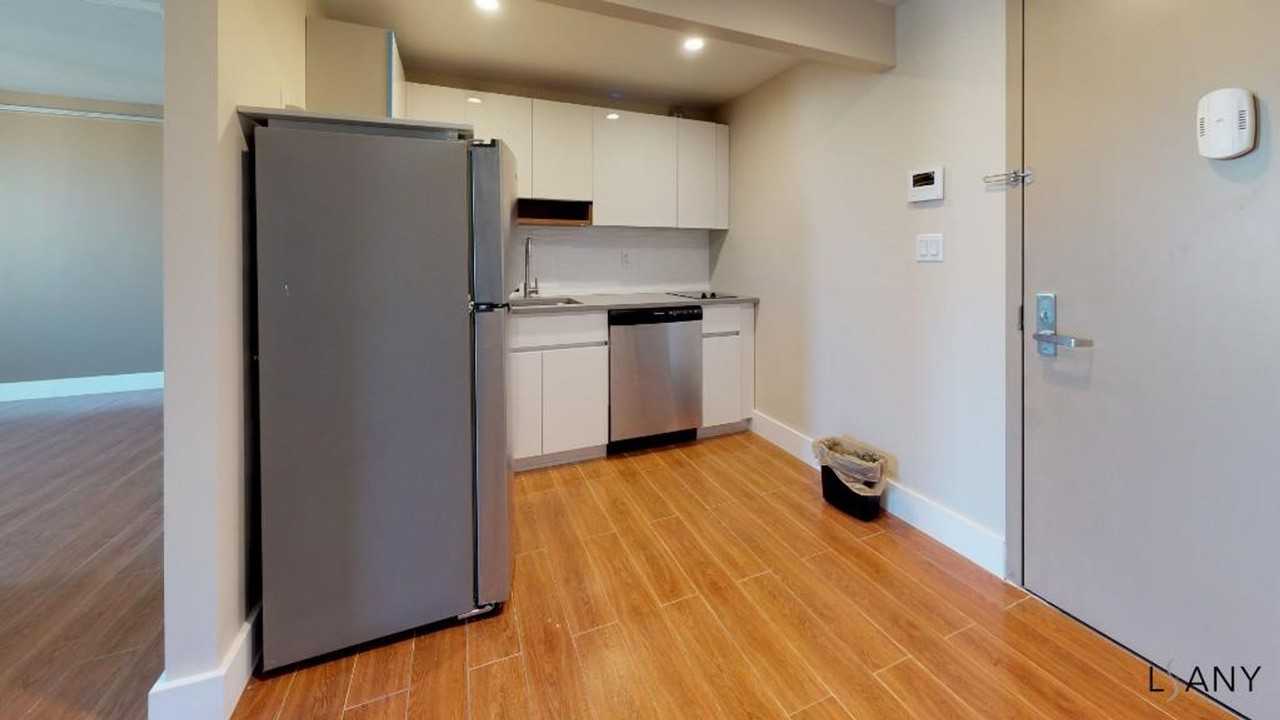2330 Hoffman Street - Photo 5 of 5