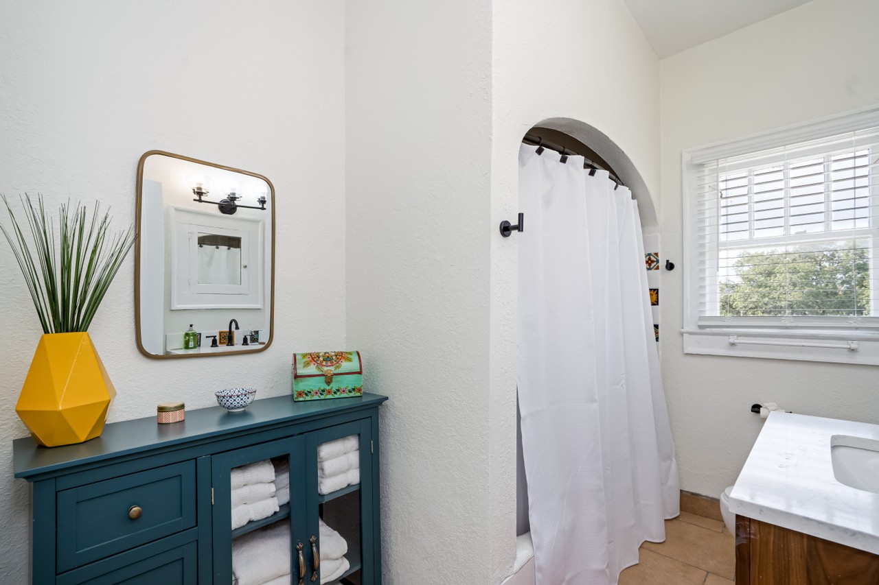2 Bedroom 2 Bathroom - Photo 6 of 50