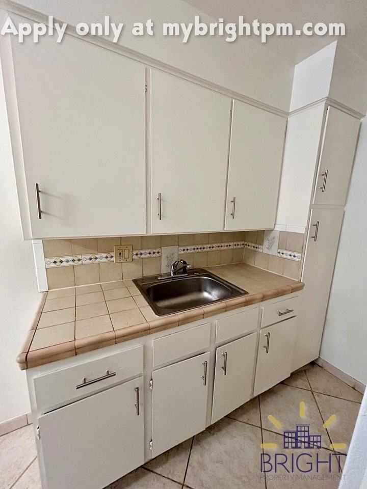 D Street Apartments - Photo 7 of 17