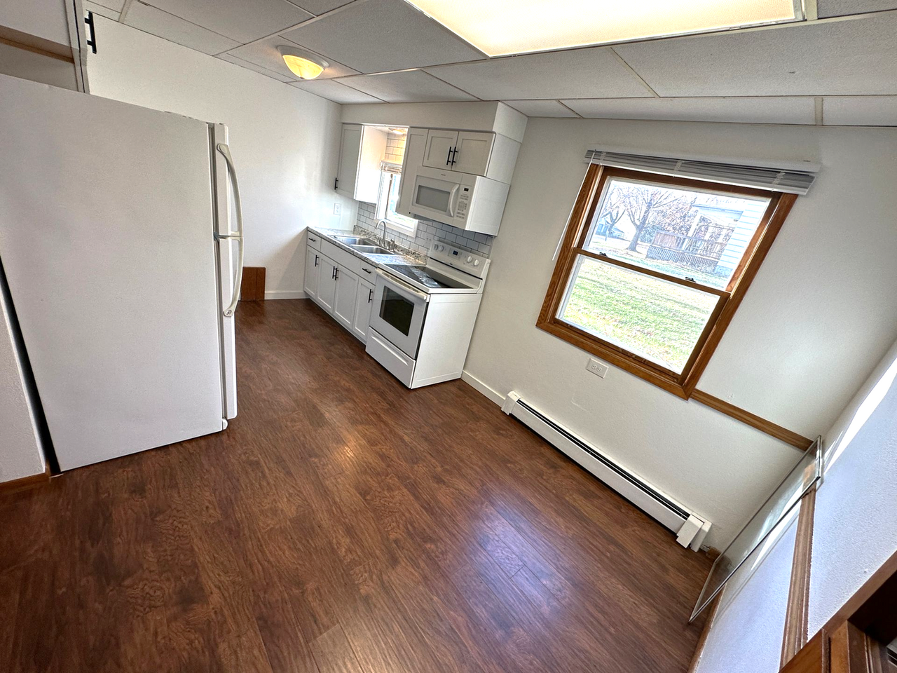 406 7th Ave W - Photo 4 of 13