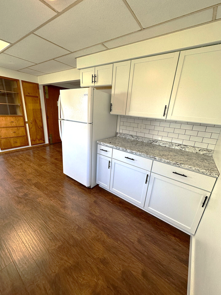 406 7th Ave W - Photo 5 of 13