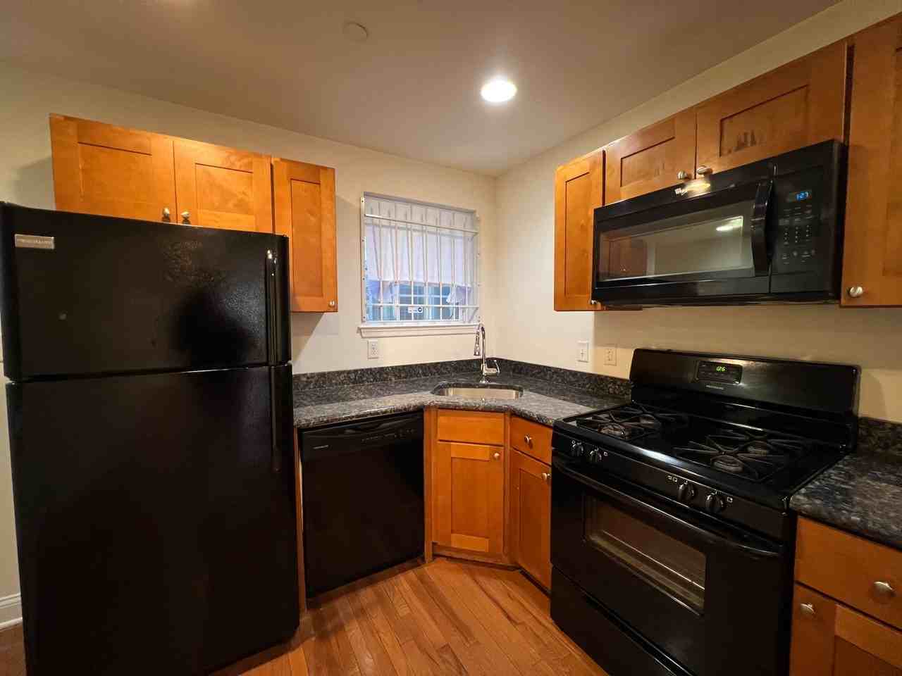 2215 N Camac St - Photo 2 of 35