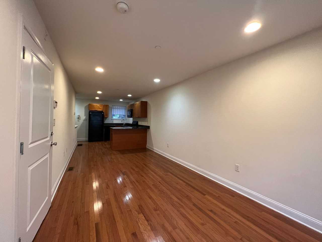 2215 N Camac St - Photo 6 of 35