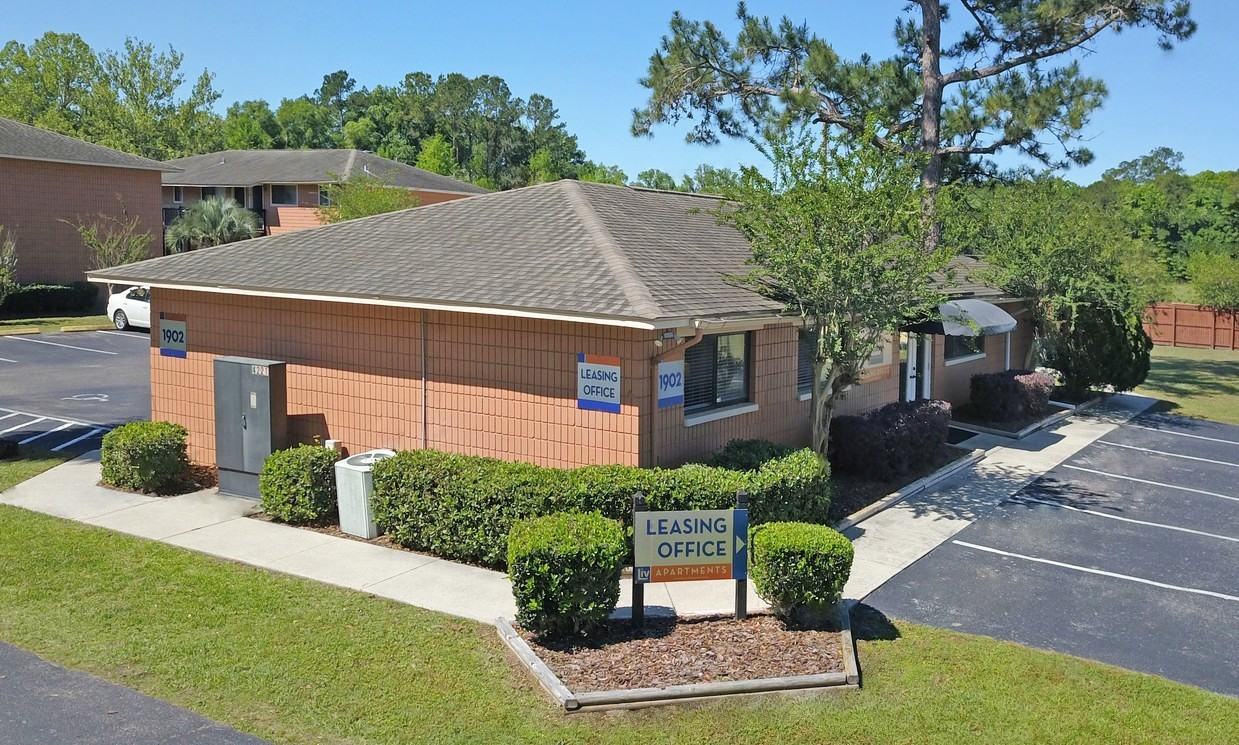 Liv Apartments - Photo 4 of 50