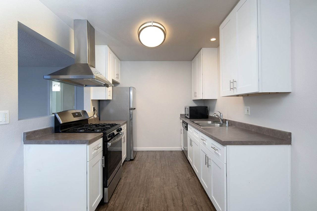 Villas at Carlsbad - Photo 7 of 48