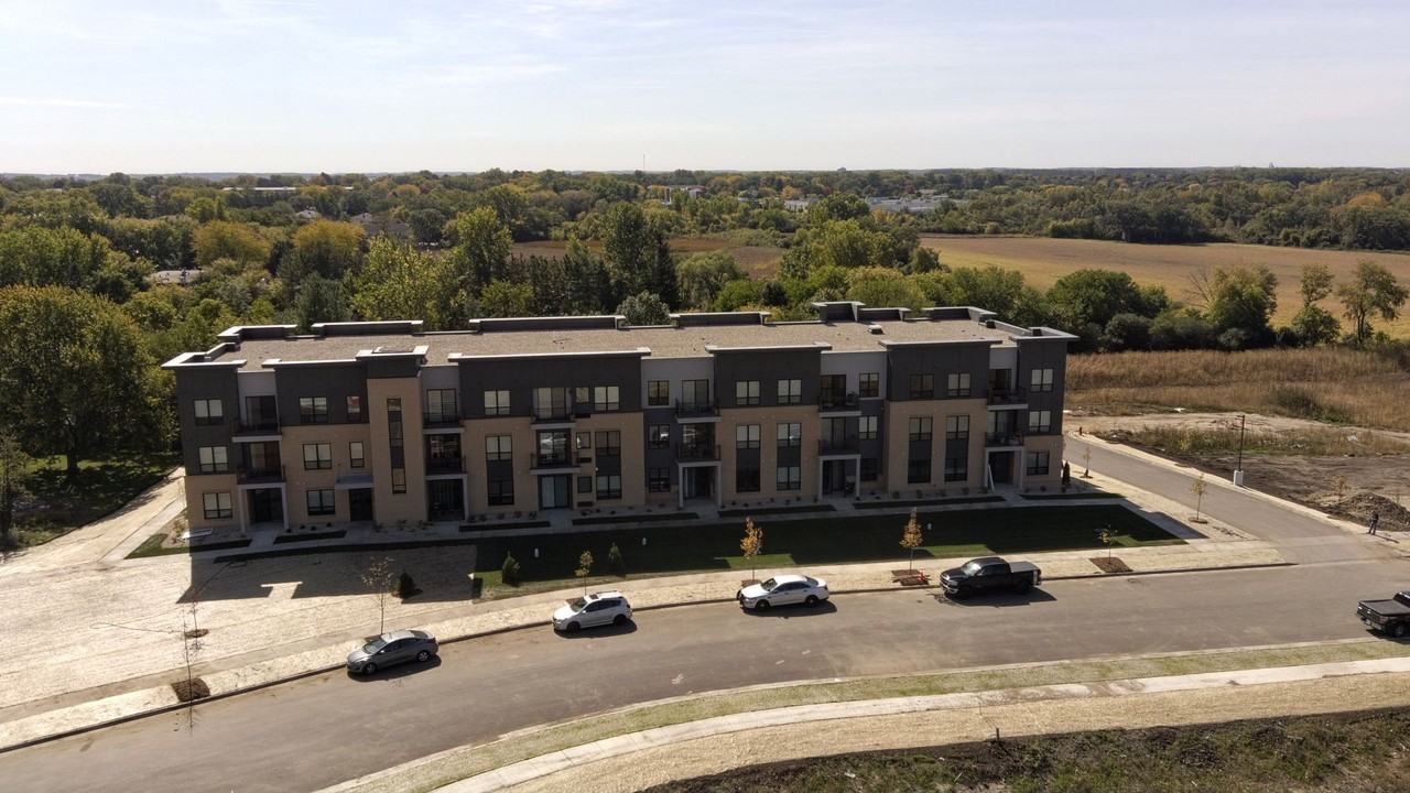 500 N Tratt St - Photo 2 of 22