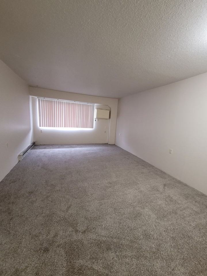 1440 Dakota Dr. N. - Photo 6 of 21