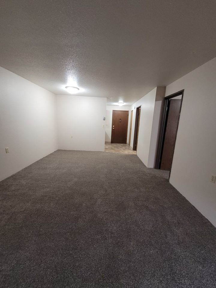 1440 Dakota Dr. N. - Photo 7 of 21