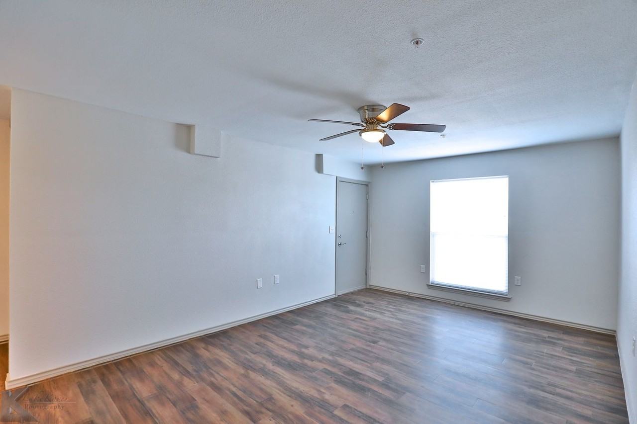 2800 2800 Sayles - 09 A - Photo 6 of 26