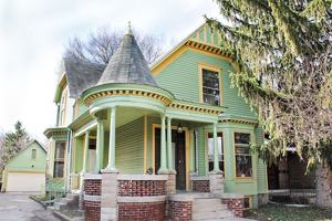 featured image of 707 South St