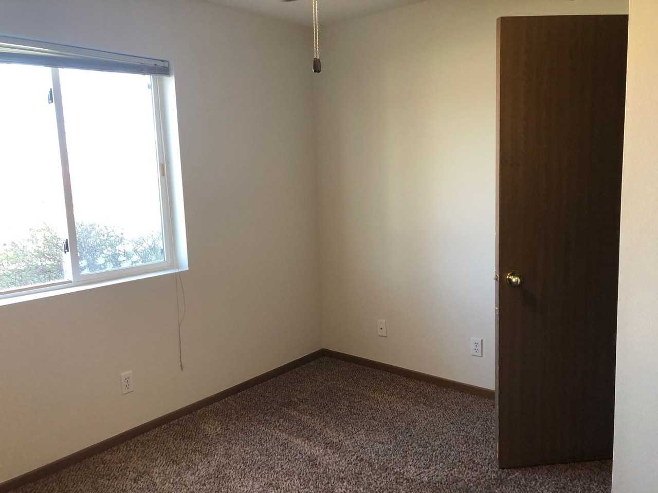 645 Stonehaven - Photo 3 of 21