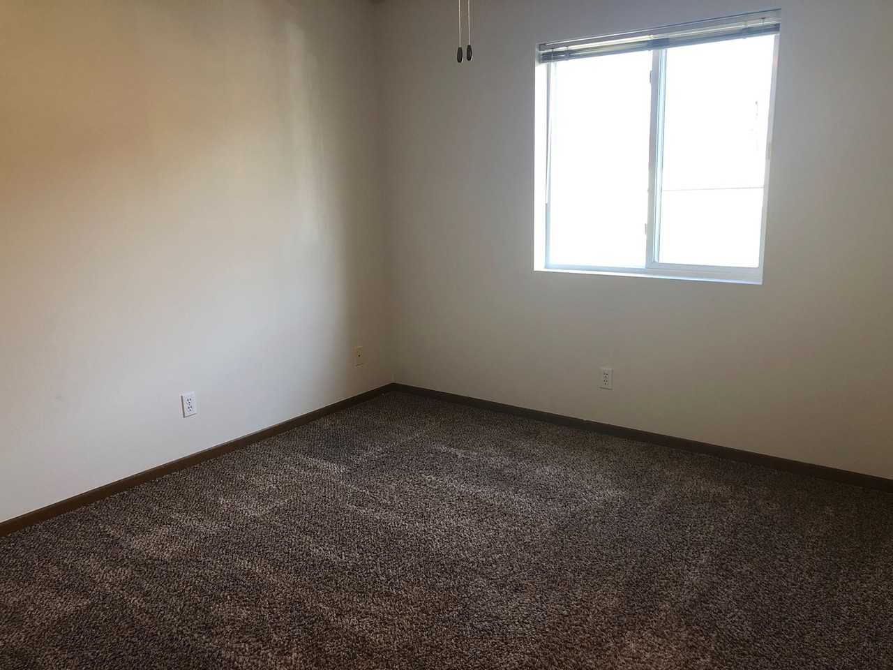 645 Stonehaven - Photo 5 of 21