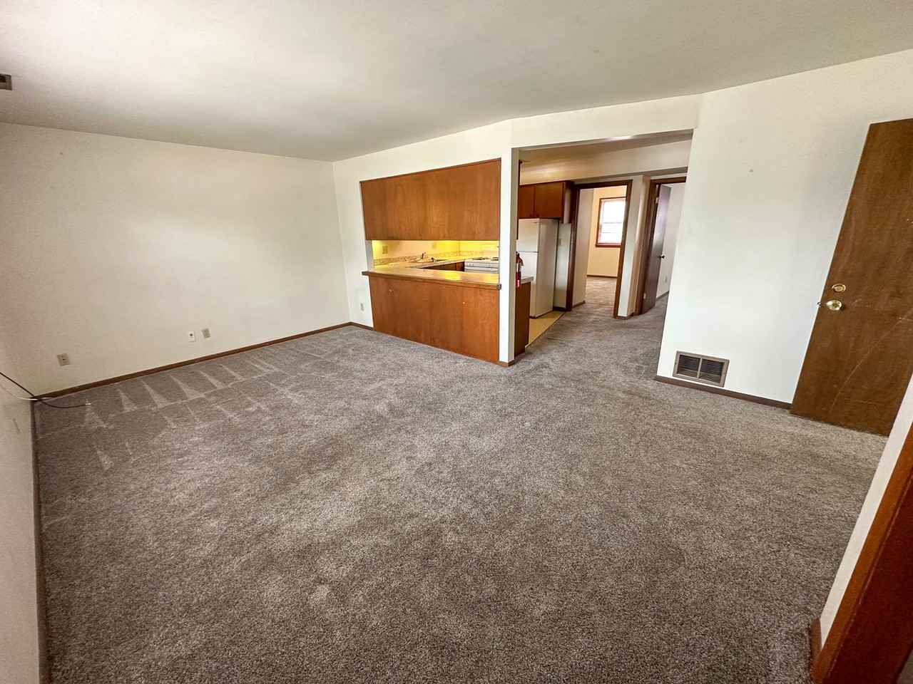 218 Hyland - Photo 5 of 20