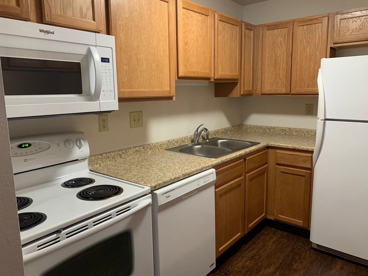 247 Sheldon - Photo 6 of 23