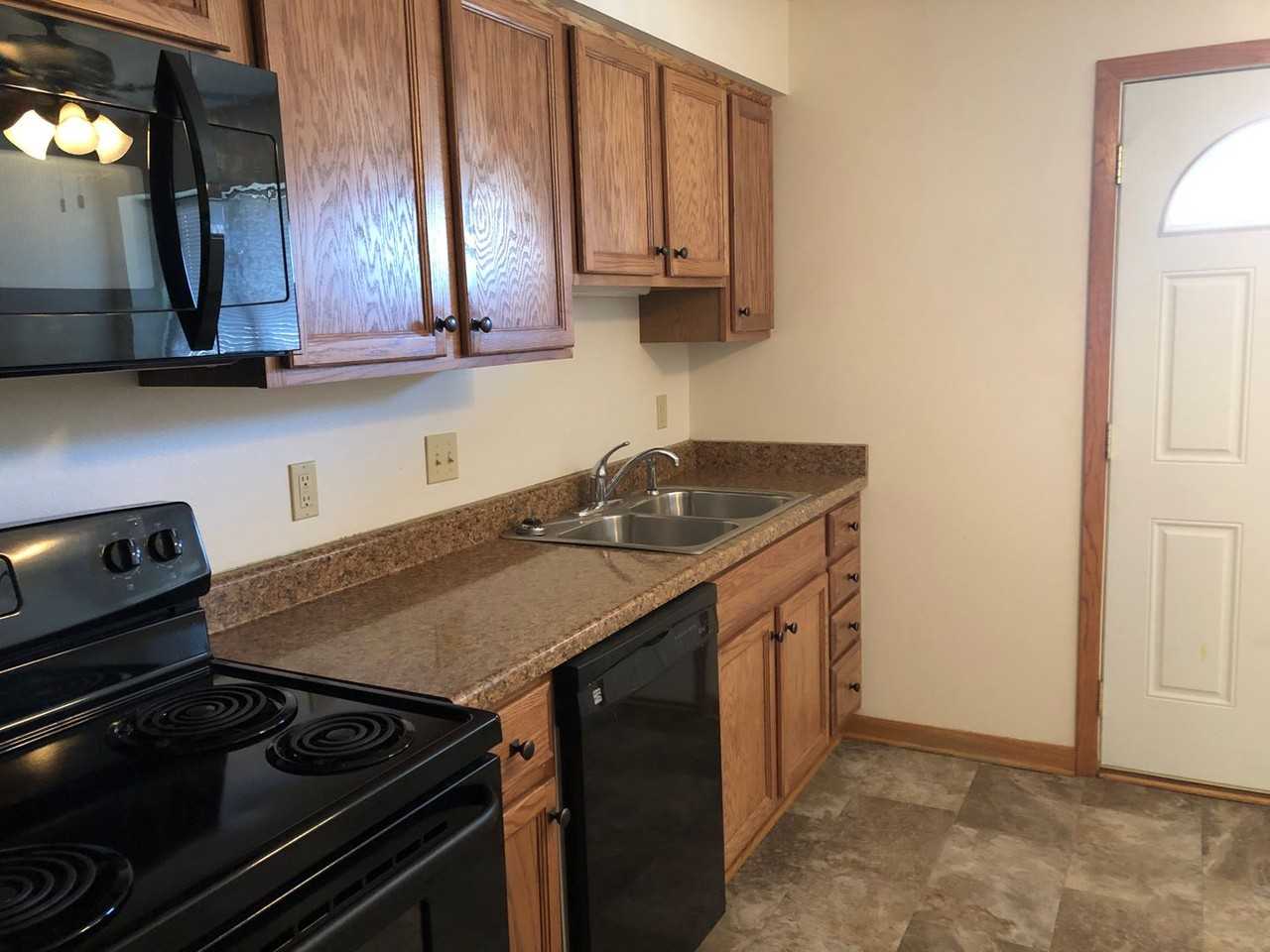 1108 S. 4th Street - Photo 5 of 44