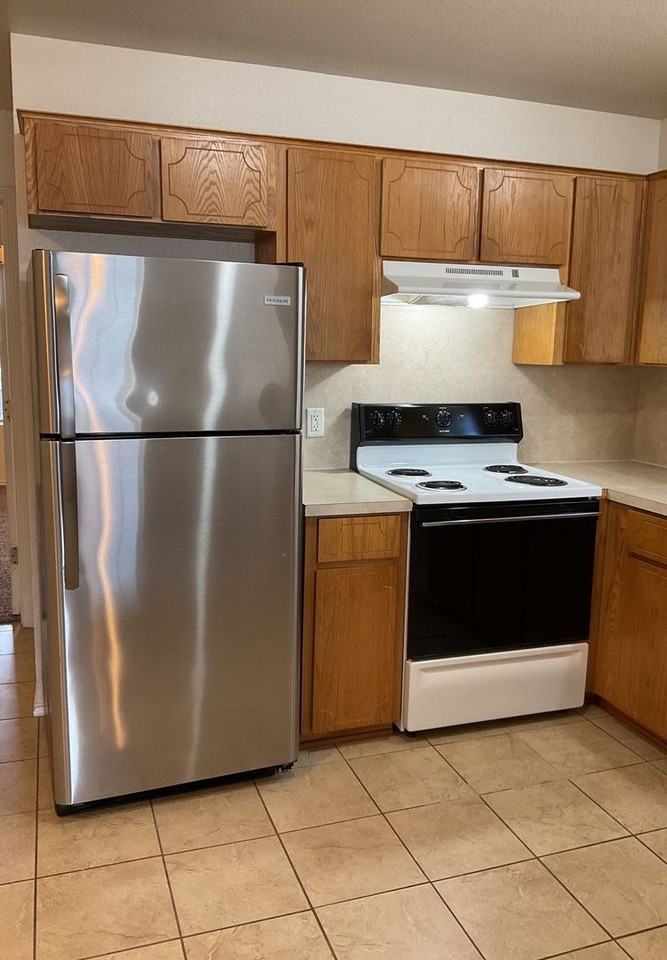 4005 Nadine Dr #D - Photo 3 of 16