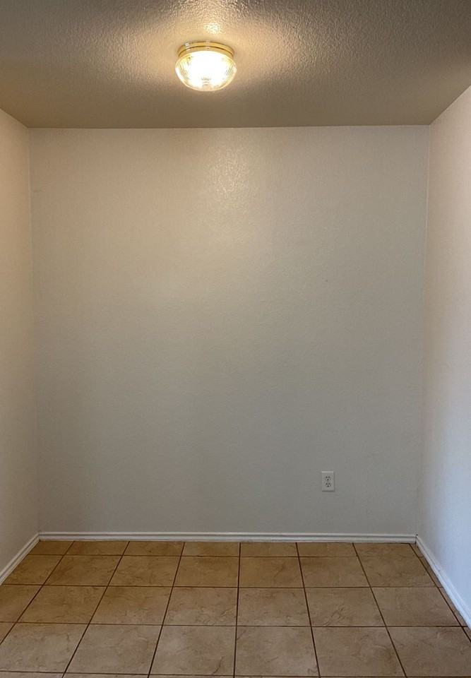 4005 Nadine Dr #D - Photo 5 of 16