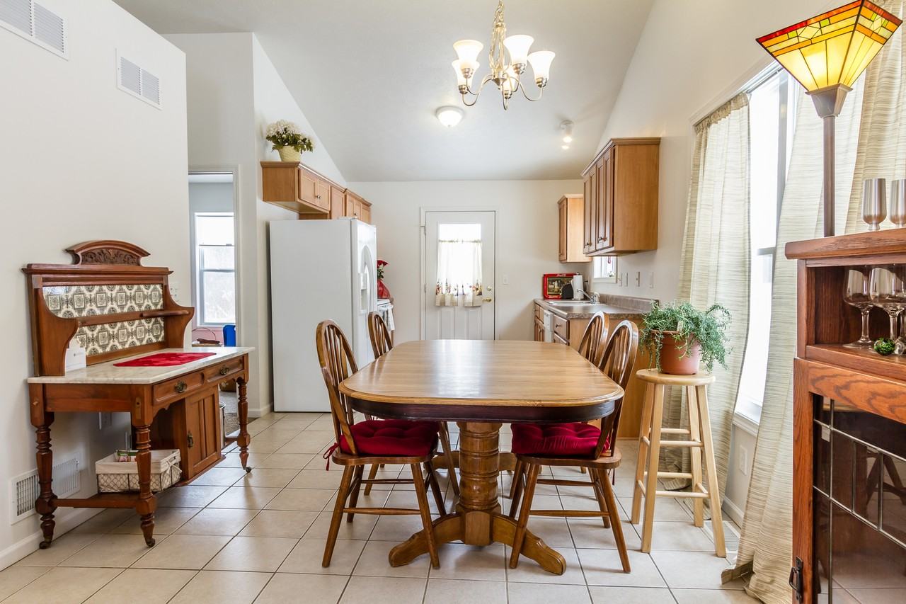 Kings Crossing Townhomes - Photo 4 of 38