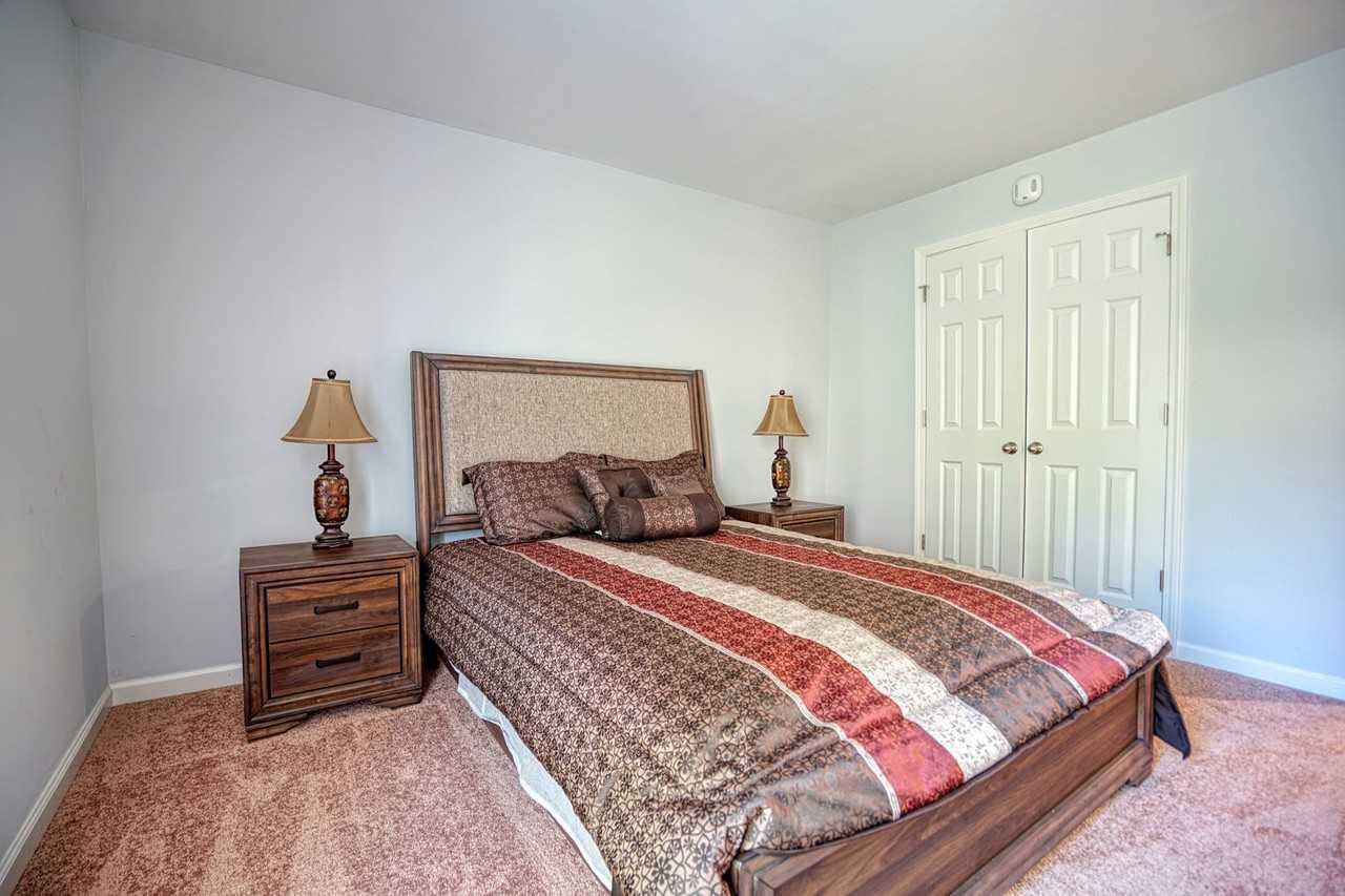 Oak Creek Apartments - Photo 7 of 16