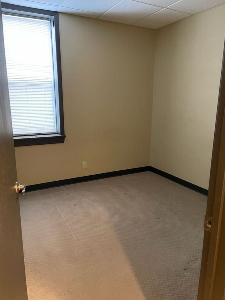 Apartments in the HEart of downtown Bozeman! - Photo 5 of 16