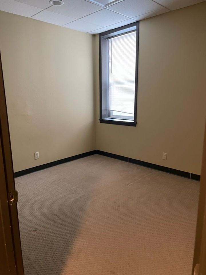 Apartments in the HEart of downtown Bozeman! - Photo 7 of 16