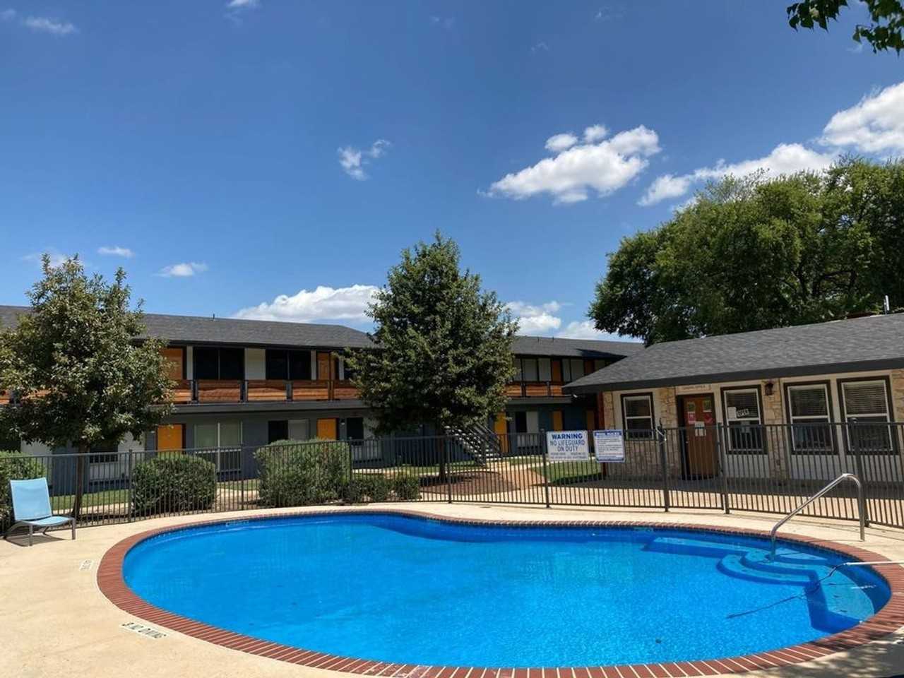 Spanish Crest Apartments - Photo 4 of 13