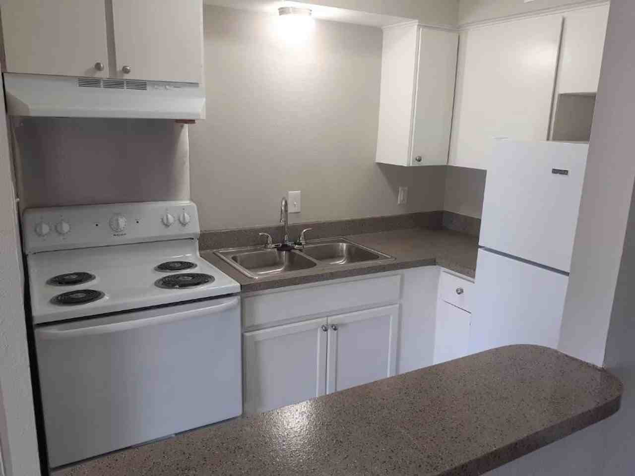 Spanish Crest Apartments - Photo 7 of 13