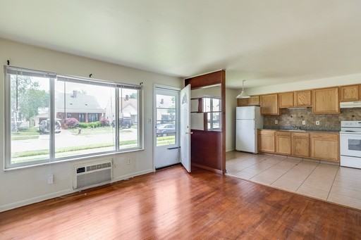 Balfour Apartments (Renewed Investments I LLC) - Photo 2 of 12