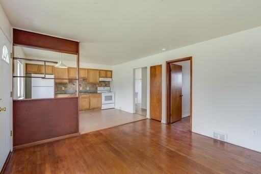 Balfour Apartments (Renewed Investments I LLC) - Photo 3 of 12