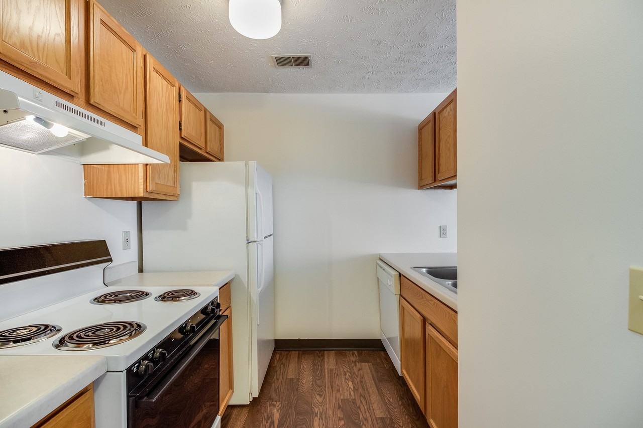 Pleasant View Apartments (J & K Corporation) - Photo 2 of 13