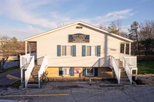 featured image of 1308 N Dunn St