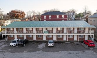 featured image of 418 E 17th St