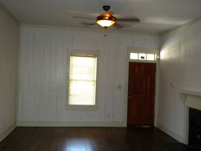 597 Gaskill St SE - Photo 2 of 25