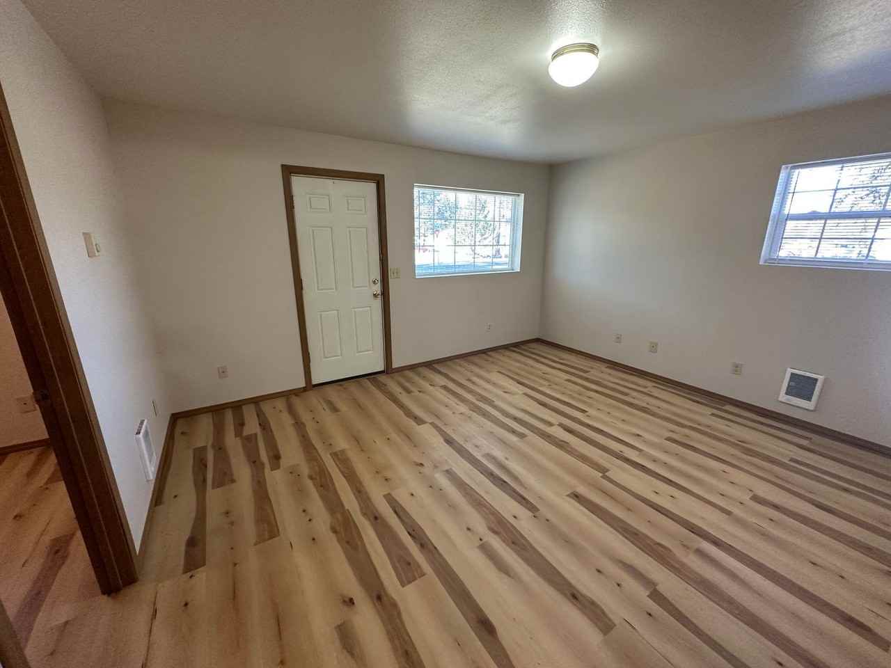 122 N Hallett - Photo 3 of 12