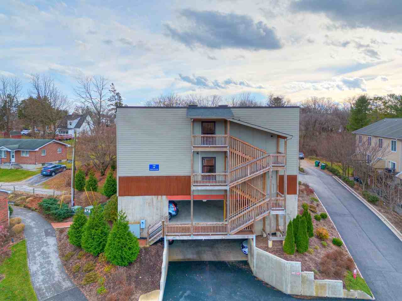 Hilltop - Photo 5 of 20