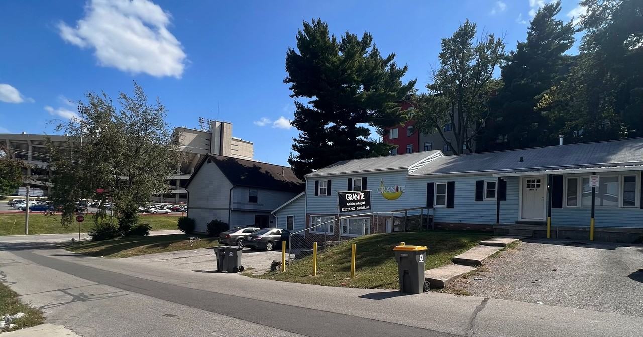 406 E 20th - Photo 2 of 26