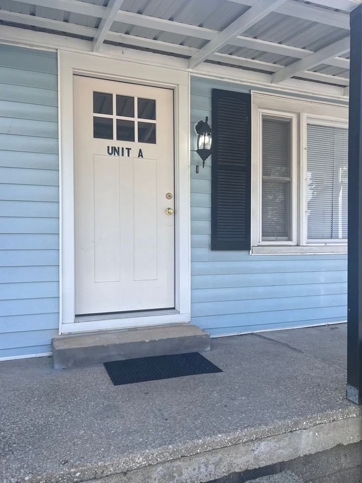 406 E 20th - Photo 3 of 26