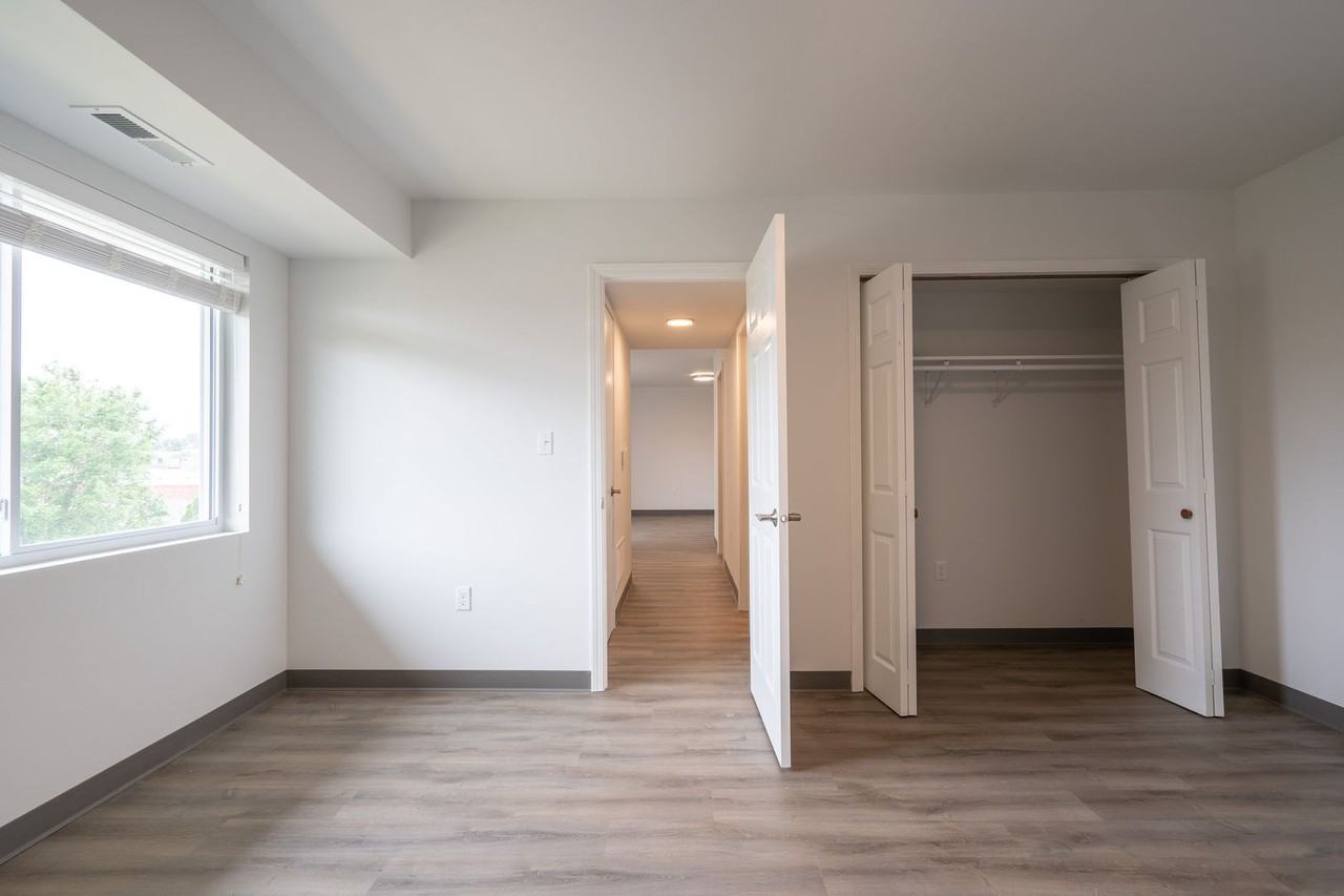 Cedar Rapids 2 bd - Photo 6 of 12
