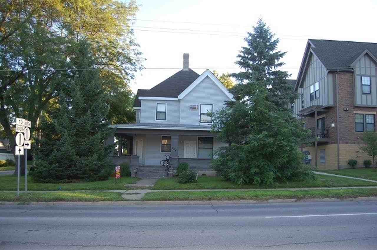 906 E Burlington Apartments! - Photo 6 of 11