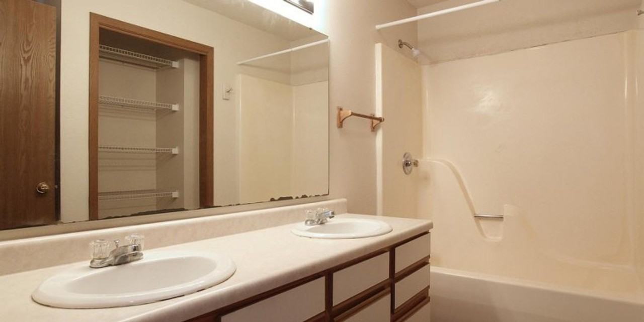 725 - 727 Orchard Street - CSB - Photo 2 of 11