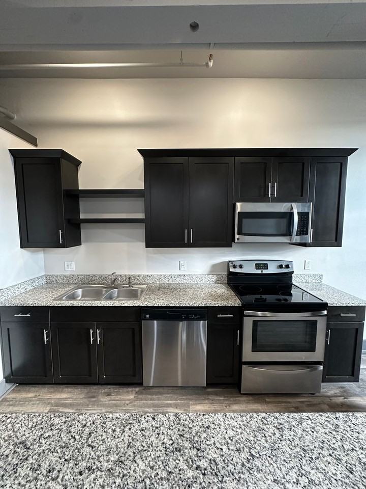 The Fleetwood Building - Photo 5 of 35