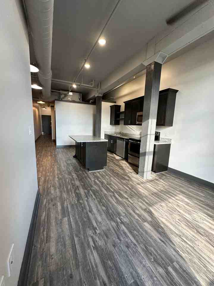 The Fleetwood Building - Photo 6 of 35