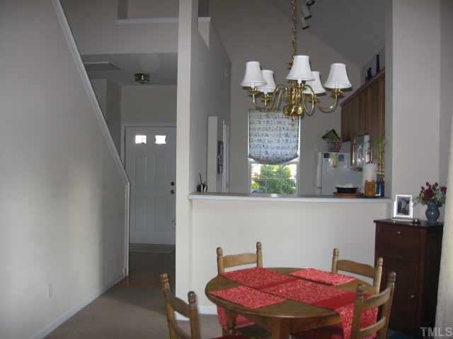 508 Auburn Square Dr - Photo 3 of 12