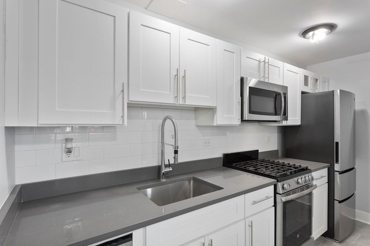The 1521 Sherwin - Photo 2 of 17