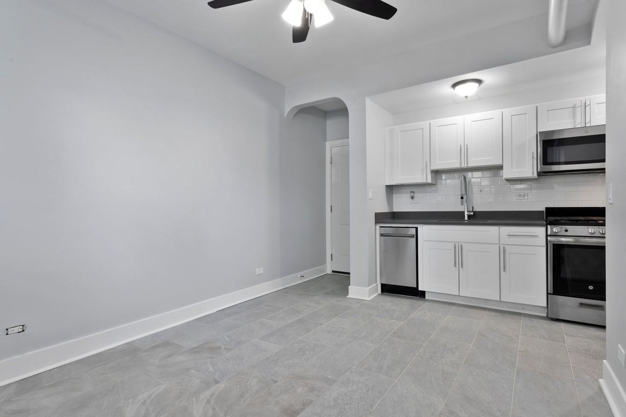 The 1521 Sherwin - Photo 3 of 17