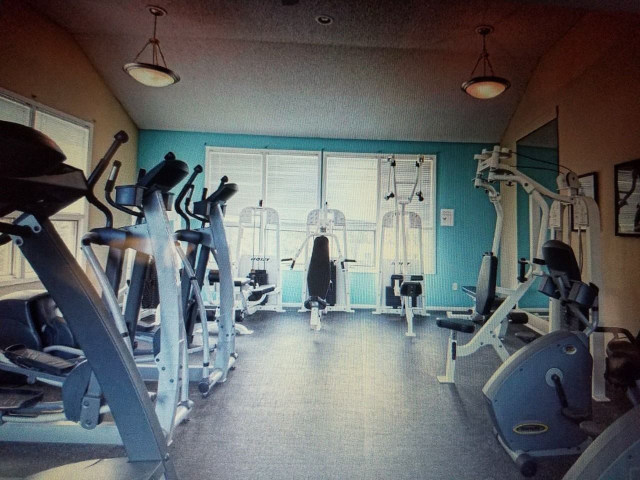 480 NE Windrose Drive - Photo 7 of 37